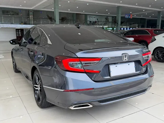 Honda Accord — Фото автомобиля 14