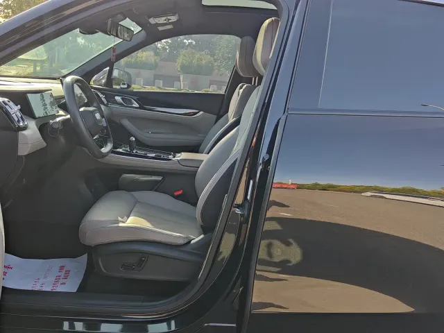Geely Boyue L — Фото автомобиля 8