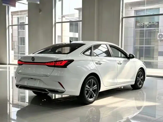Changan Raeton Plus — Фото автомобиля 7