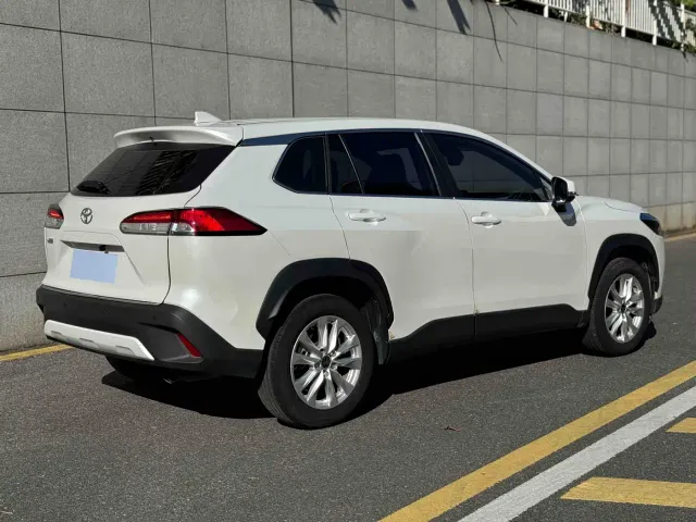 Toyota Corolla Cross — Фото автомобиля 12