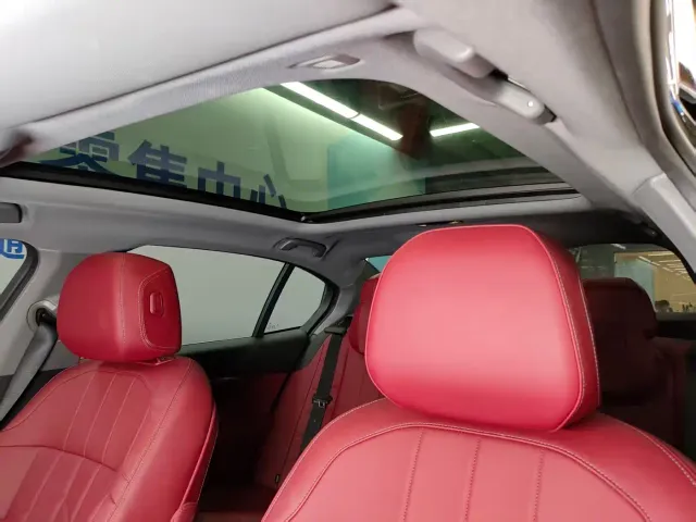 BMW 5 Series — Фото автомобиля 7