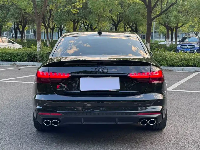 Audi S4 — Фото автомобиля 5