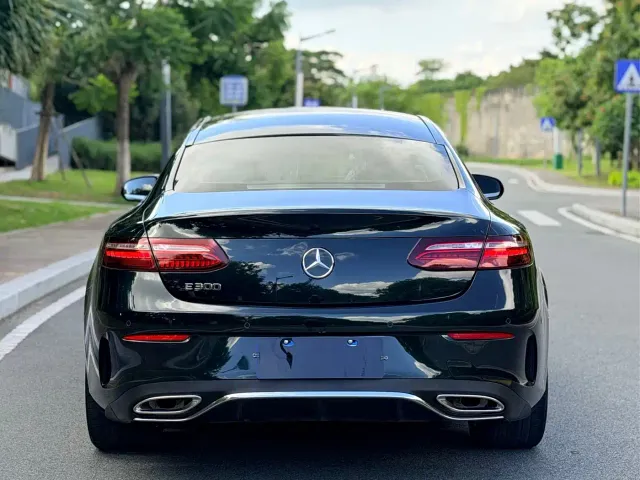 Mercedes-Benz E-Class — Фото автомобиля 17