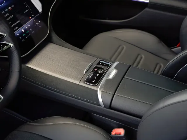 Mercedes-Benz EQE AMG — Фото автомобиля 13