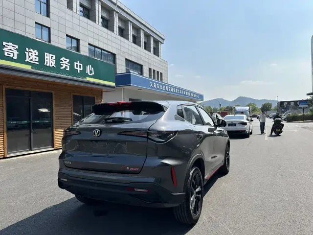 Changan X5 Plus — Фото автомобиля 9
