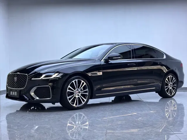 Фотография автомобиля — Jaguar XFL