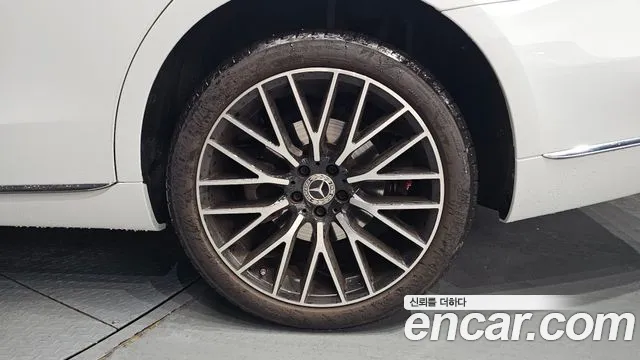 Mercedes-Benz S-Class — Фото автомобиля 17