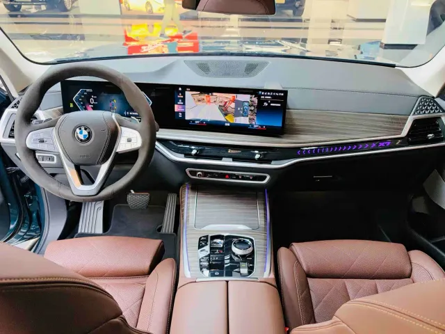 BMW X7 — Фото автомобиля 8