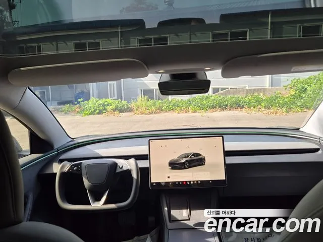 Tesla Model 3 — Фото автомобиля 7
