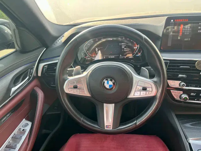 BMW 5 Series — Фото автомобиля 9