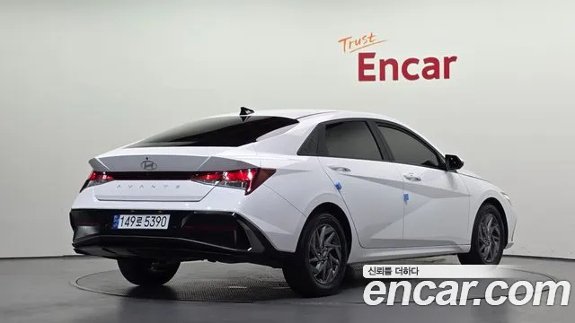 Hyundai Avante CN7 — Фото автомобиля 2