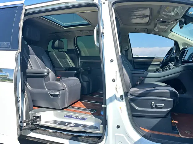 GAC Trumpchi M8 — Фото автомобиля 12
