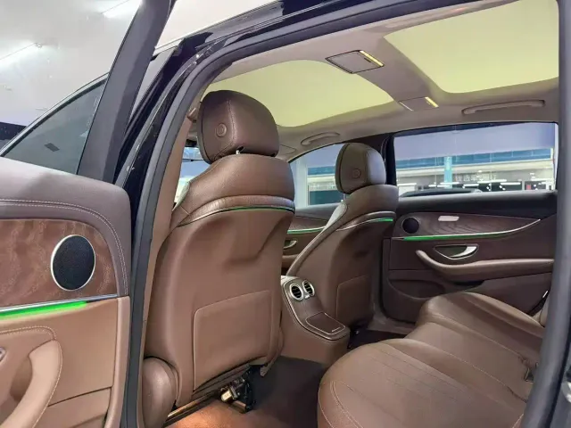 Mercedes-Benz E-Class — Фото автомобиля 6