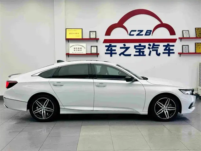 Honda Accord — Фото автомобиля 9