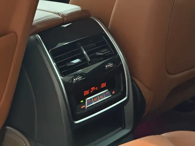 BMW X7 — Фото автомобиля 14
