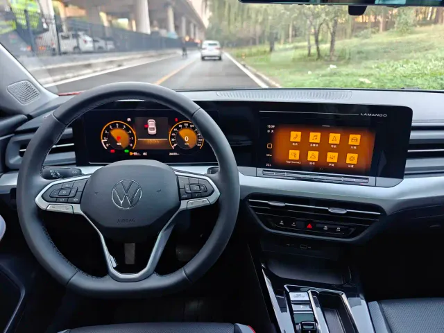 Volkswagen Lamando — Фото автомобиля 10