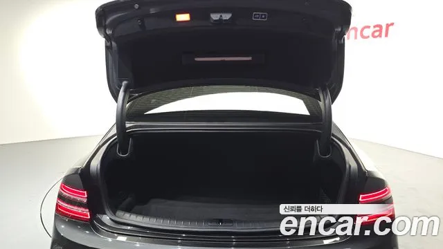 Genesis G80 Бензин 2.5 турбо AWD — Фото автомобиля 17