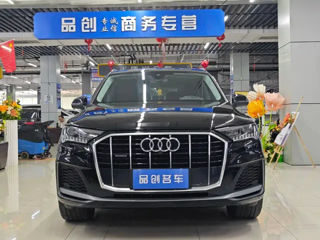 Audi Q7 — Фото автомобиля 2