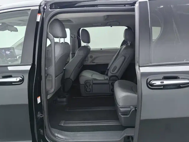 Toyota Granvia — Фото автомобиля 15