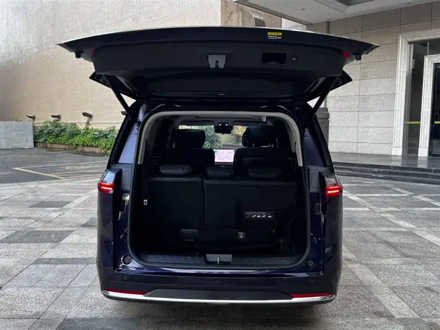 GAC Trumpchi E8 — Фото автомобиля 21