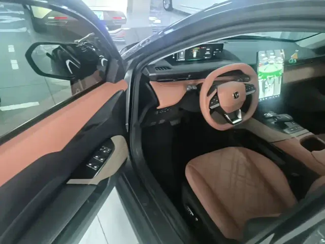 Changan Eado — Фото автомобиля 15