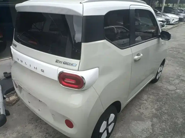 Wuling Hongguang Mini EV — Фото автомобиля 4