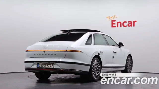 Hyundai Grandeur GN7 — Фото автомобиля 2
