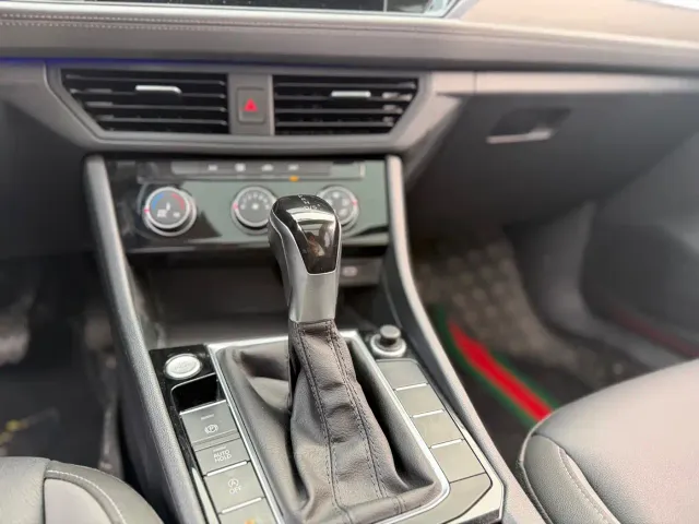 Volkswagen Sagitar — Фото автомобиля 16