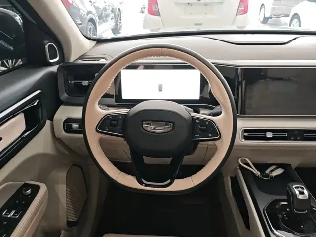 Geely ICON — Фото автомобиля 10