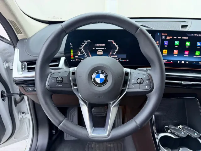 BMW X1 — Фото автомобиля 11