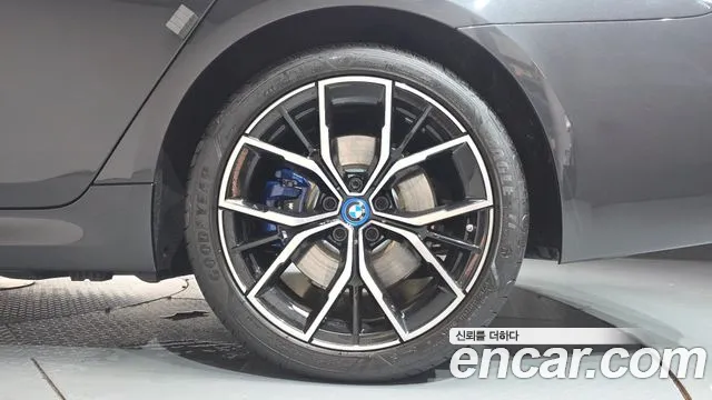 BMW 5 Series G30 — Фото автомобиля 6