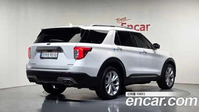 Ford Explorer — Фото автомобиля 2