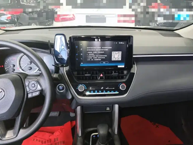 Toyota Corolla Cross — Фото автомобиля 12