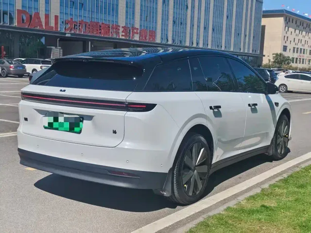 Li Auto i6 — Фото автомобиля 7