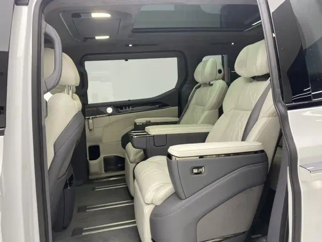 ZEEKR Zeekr 009 2024 6-seat Executive AWD 108kWh — Фото автомобиля 6