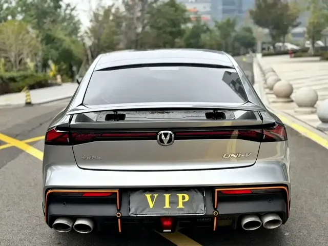 Changan Changan UNI-V 2023 1.5T Sport Edition — Фото автомобиля 9