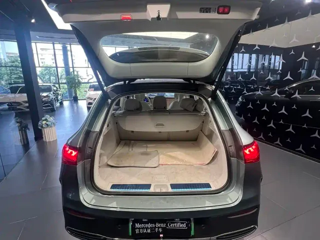 Mercedes-Benz EQE SUV — Фото автомобиля 6