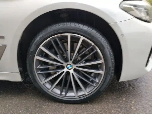 BMW 5 Series — Фото автомобиля 24