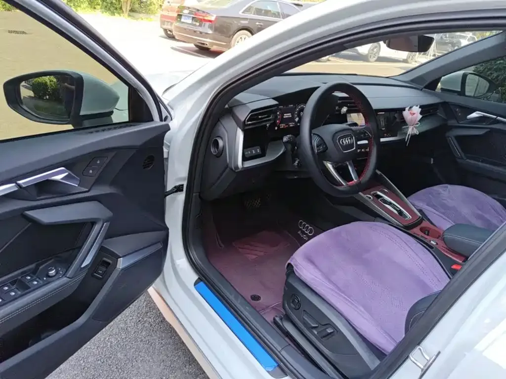 Audi Audi A3 2025 Facelift A3L Limousine 35TFSI Flying Spur Premium — Фото автомобиля 11