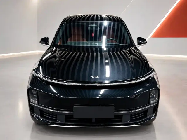 Li Auto L9 — Фото автомобиля 2