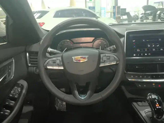 Cadillac CT5 — Фото автомобиля 15