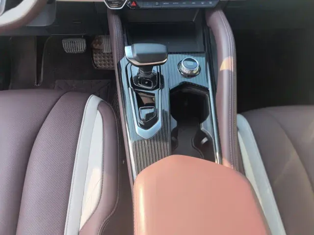 Geely Xingyue L — Фото автомобиля 9