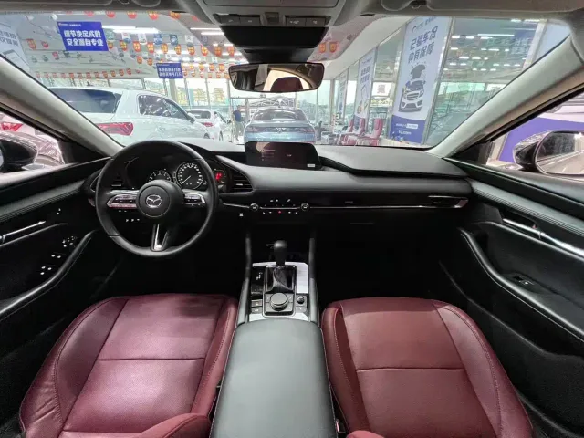 Mazda Axela — Фото автомобиля 9