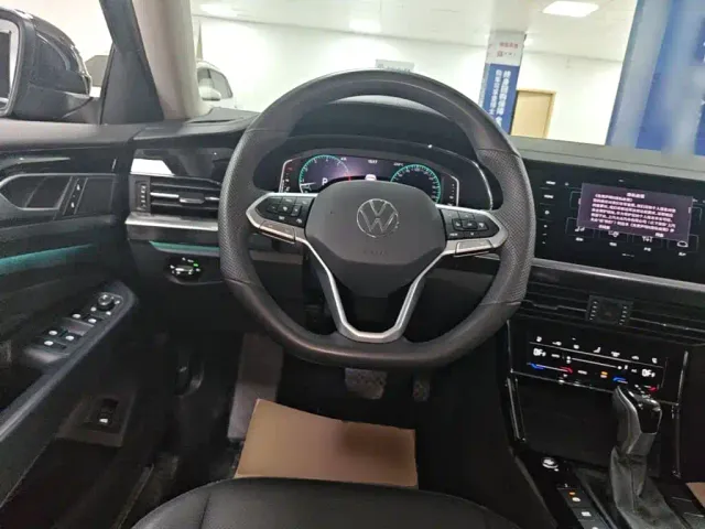 Volkswagen Passat — Фото автомобиля 10