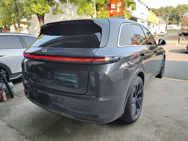 Li Auto L7 — Фото автомобиля 6