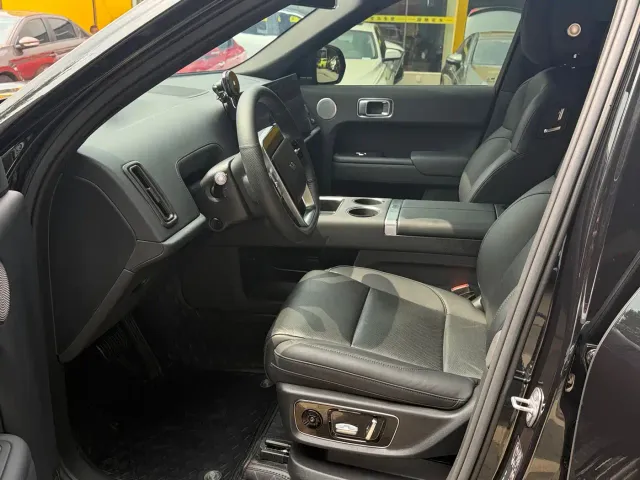 Li Auto L8 — Фото автомобиля 7