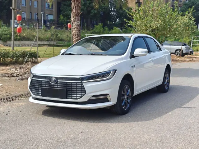 Фотография автомобиля — BYD Qin