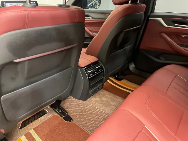 BMW 5 Series — Фото автомобиля 10