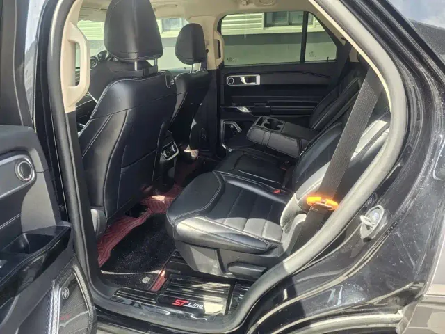 Ford Explorer — Фото автомобиля 13