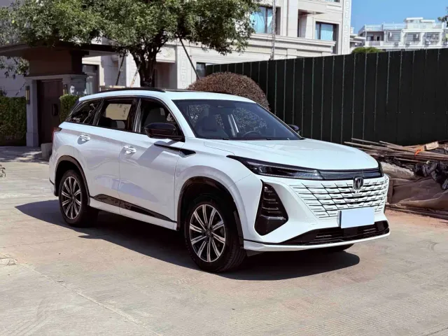 Changan CS75 Plus — Фото автомобиля 3